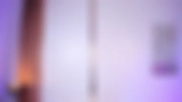 Živá chatovací místnost EmmiHops