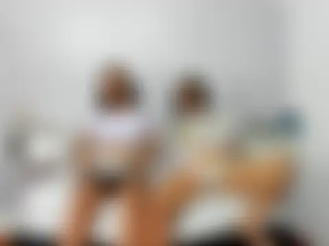 Sala de chat en directo de LucyAndBella