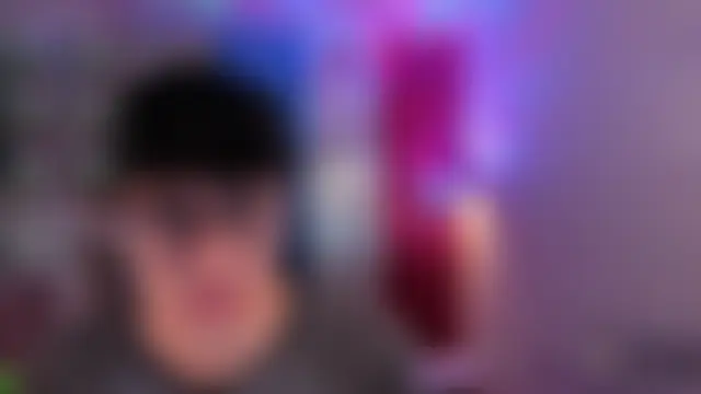Chat XXX en directo de Mikeyvioleta_