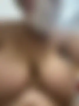 Hot-Nayla Live chatroom