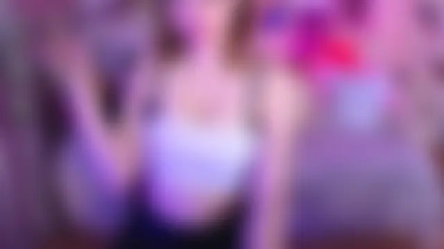 CarolainGilbert élő chatszobája