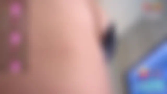 vaiolett_t's Live Chat Room