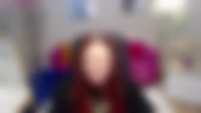 kuri_u Chat Room in diretta