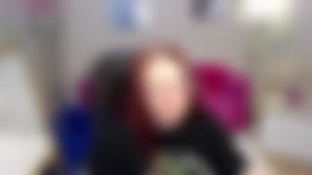 kuri_u élő chatszobája