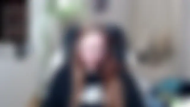 kuri_u – live chatrum