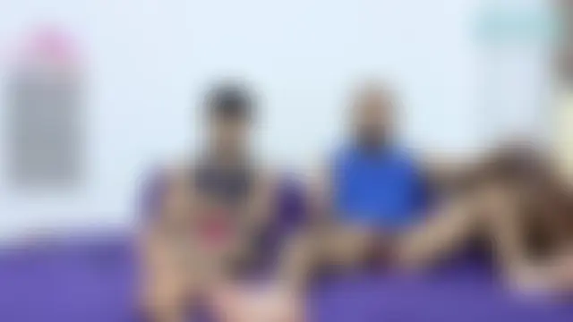 DesiDaddyandSon: διαδικτυακό σόου στην κάμερα