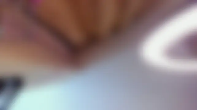 Živá chatovací místnost LalilaBrunettee