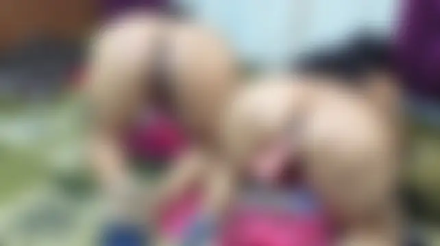 חדר צ'אט בשידור חי של queen__mumbai