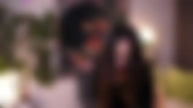 JanelBitther's Live Chat Room