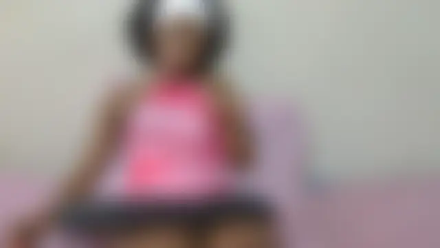 LittleVirginAngel Adlı Modelin Canlı Sohbet Odası