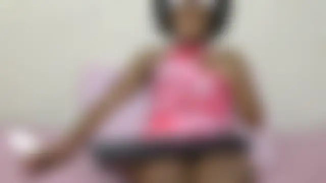 LittleVirginAngel Adlı Modelin Canlı Sohbet Odası