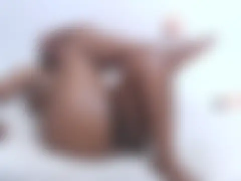 xxJuicyLipsx01 XXX чат на живо