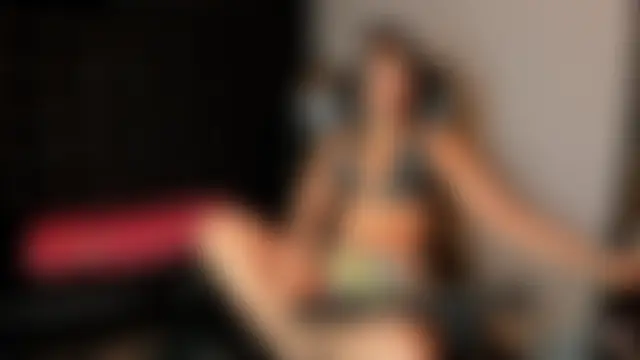 Sala de chat ao vivo de CharlotePetite_