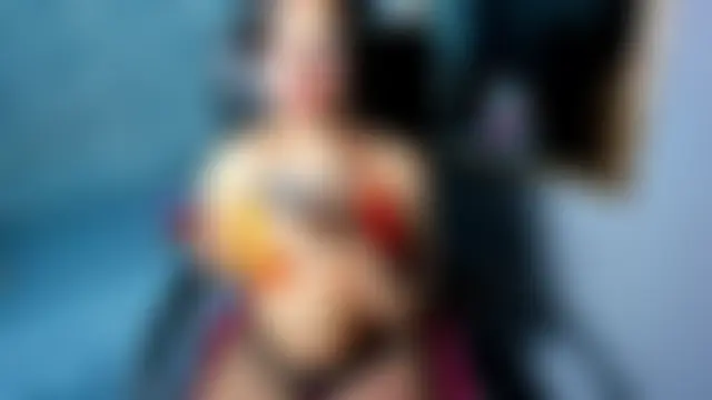 غرفة دردشة CharlotePetite_ المباشرة