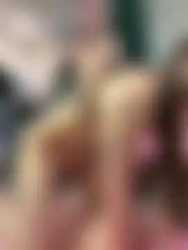 DriveThruNymphs 现场性爱视讯表演