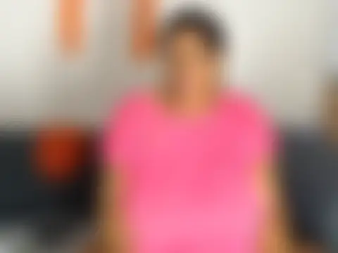 BUSTYQUEEN56_ élő chatszobája