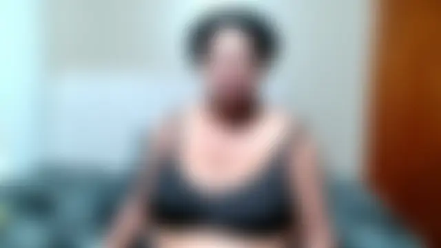 Živá chatovací místnost BUSTYQUEEN56_