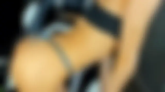 Leslie_Scott élő chatszobája