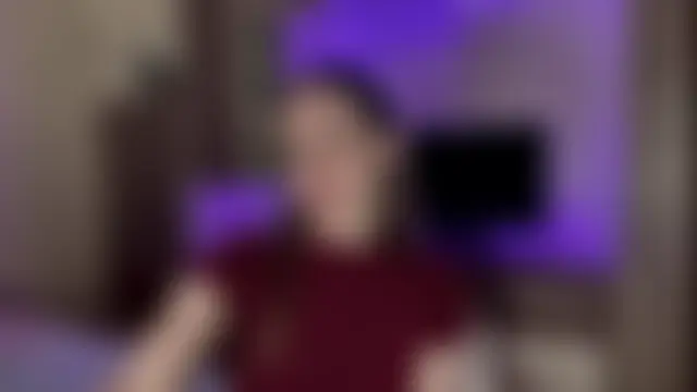 RinaRight Adlı Modelin Canlı Sohbet Odası