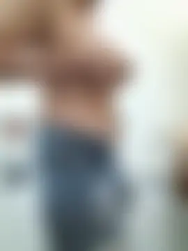 חדר צ'אט בשידור חי של Evila_girl