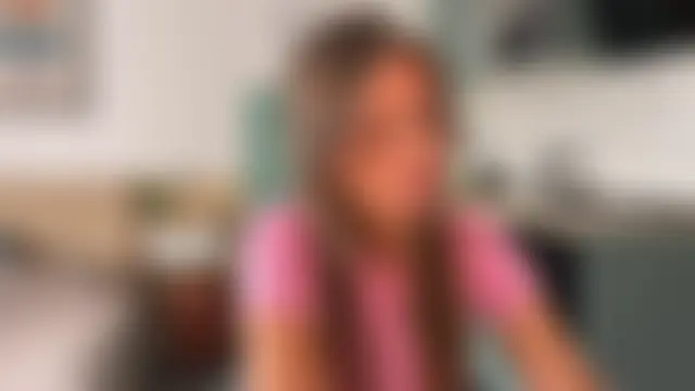 MonaBlisss élő XXX-chatje