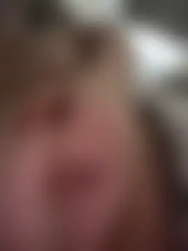 הופעת סקס קאם בשידור חי של lucyxoxq