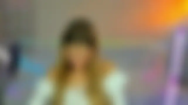 Shakira_Lux: δωμάτιο απευθείας συνομιλίας