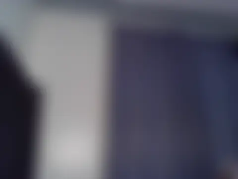 Smalltittsbigass – Naživo chatovacia miestnosť
