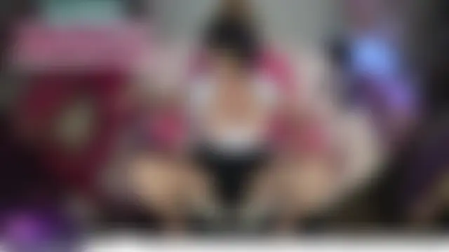 nikki_juggs élő chatszobája