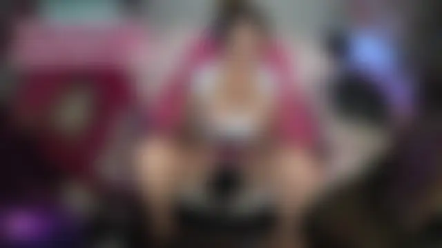 nikki_juggs élő chatszobája