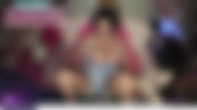 nikki_juggs Chat Room in diretta