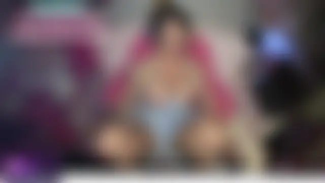 nikki_juggs Chat Room in diretta