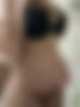 Sexyfemm_ Adlı Modelin Canlı XXX Sohbeti