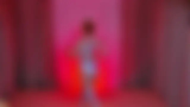 MiNi-U's Live Sex Cam Show