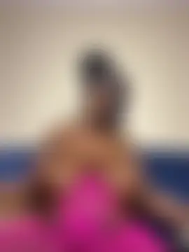 Bustyy_Bitch's Live Chat Room