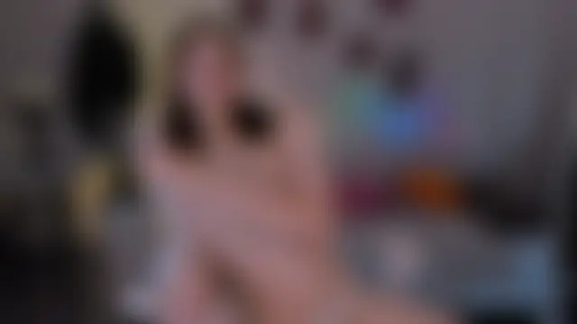LittlePeach007 Adlı Modelin Canlı XXX Sohbeti