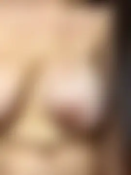 Show webcam porno en direct de JustACutieXXX