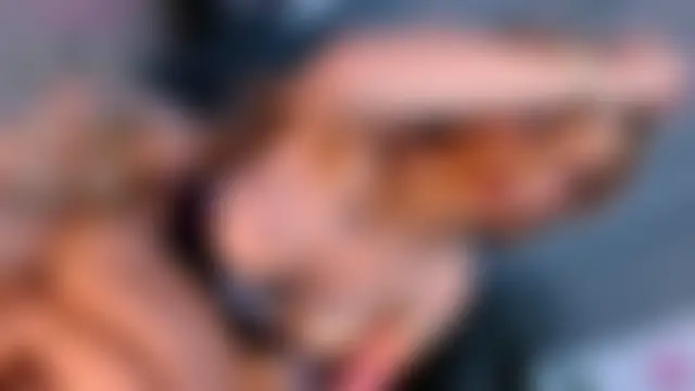 Seks show uživo modela pixie_bryte na kameri