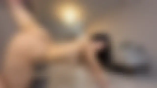 Elara__ Live Chatraum