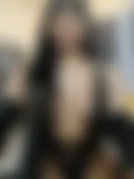 Show modela AluraXJhanson na web-kameri