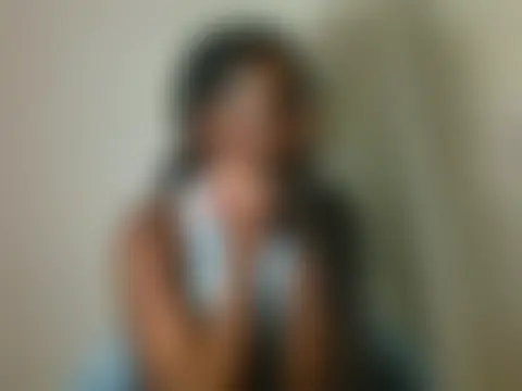 Show modela Sexy_curvie na web-kameri