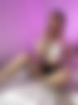 BabyVenom webcam show