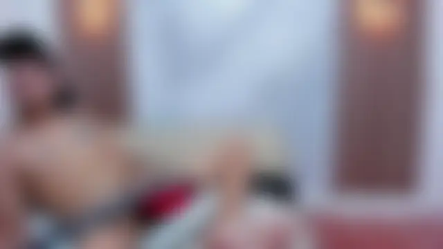Seks show uživo modela hotguyvictor na kameri