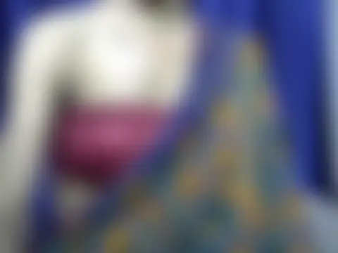 غرفة دردشة Thirsty_Moni المباشرة