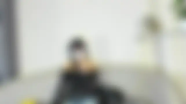 April_Petitt live-chat rom