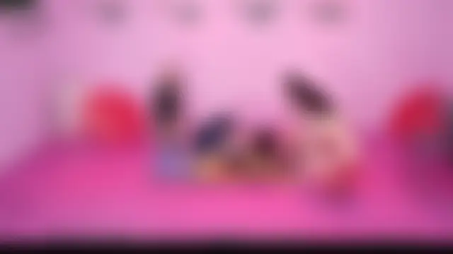 QAQ--01 Chat Room in diretta