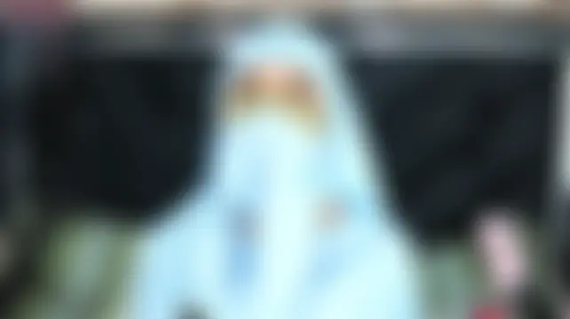 Zully_Mansur – Naživo chatovacia miestnosť