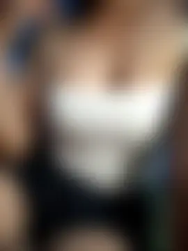Ngockera Adlı Modelin Canlı Sohbet Odası