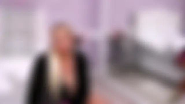 JulieRossini Live XXX-Chat