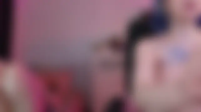 Seks show uživo modela Bluedew na kameri